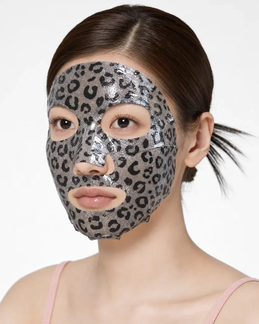 Silver leopard jelly mask on the face